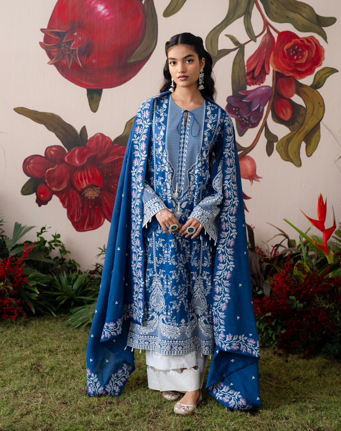 Neelam Jaal Lawn Set