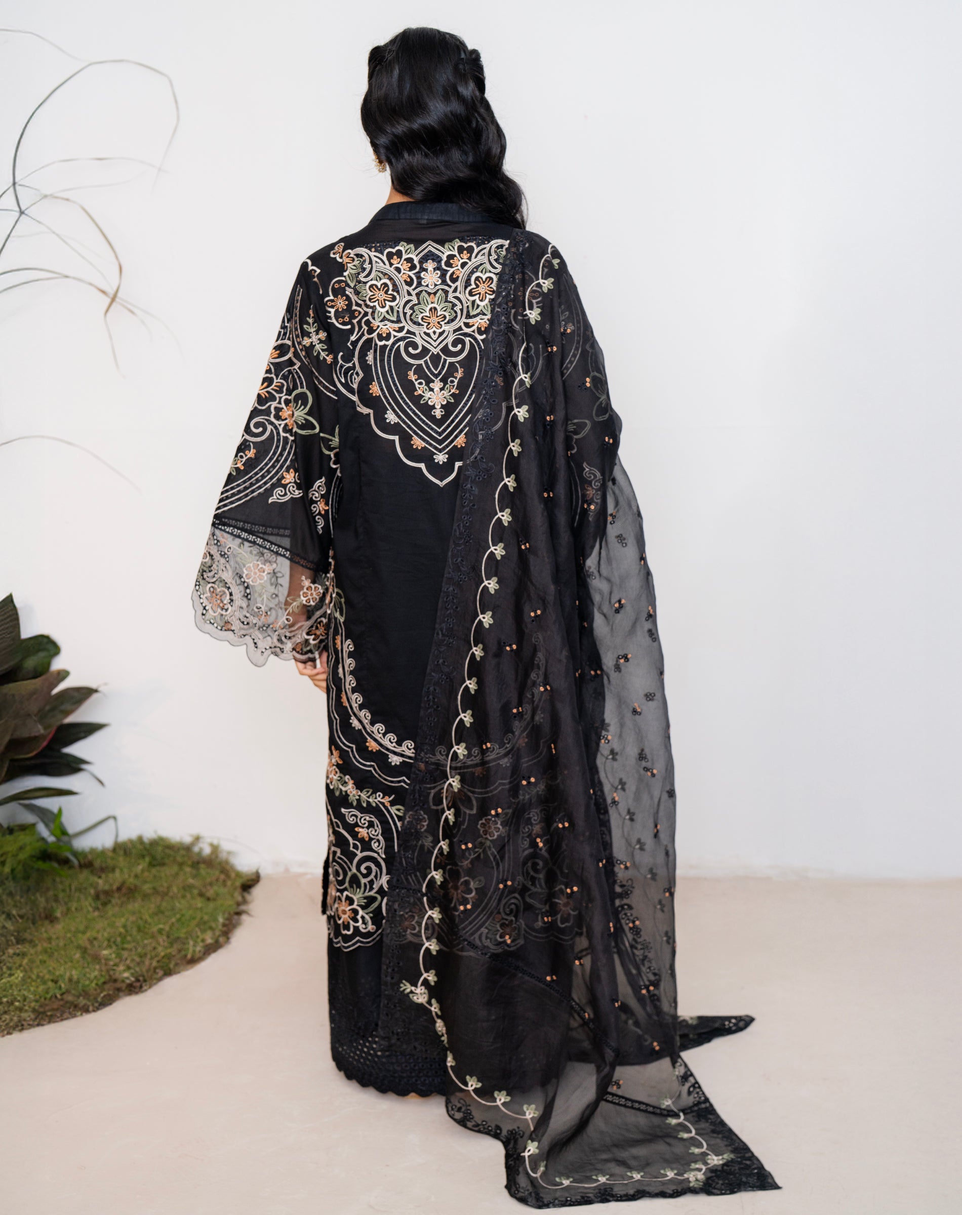 Zeenat Noir Lawn Kurta set