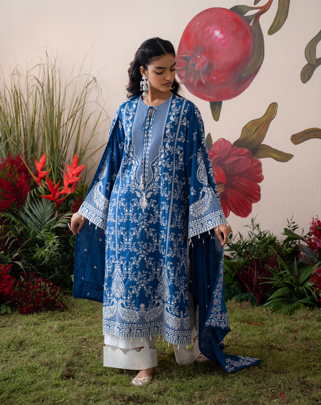 Neelam Jaal Lawn Set